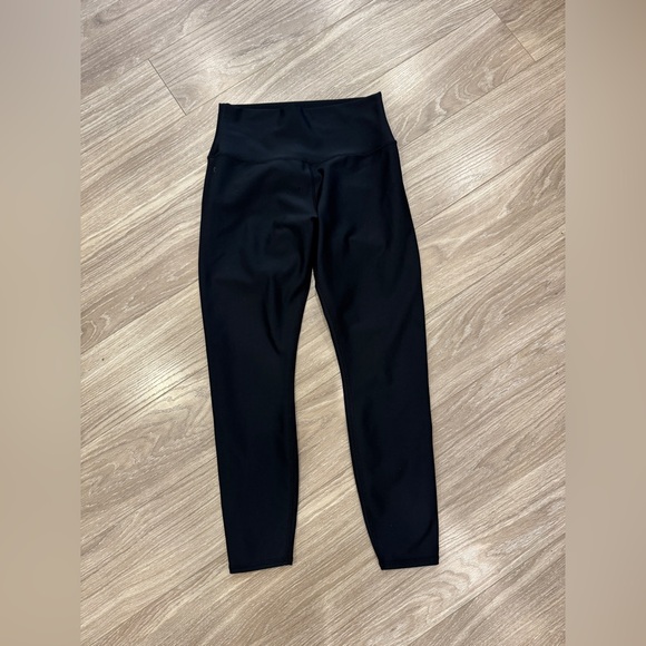 Alo Yoga ~ Airlift Black Leggings - Picture 2 of 4